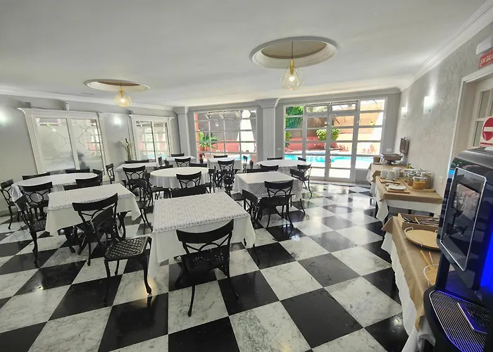 Hotel Don Candido *